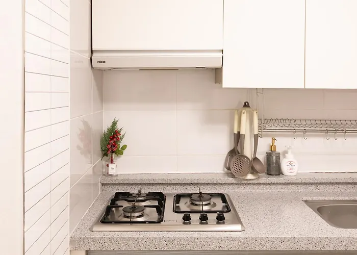 Family Trip, Business Trip, Long Term Trip Perfect For 3 To 6 Guests With Free Laundry Apartment *